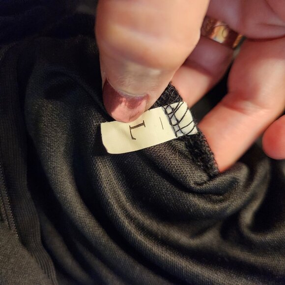 Super Cute Strawberry Dress Large Puff Sleeves Ruffle Sequins Lined V-Neck - Picture 6 of 6